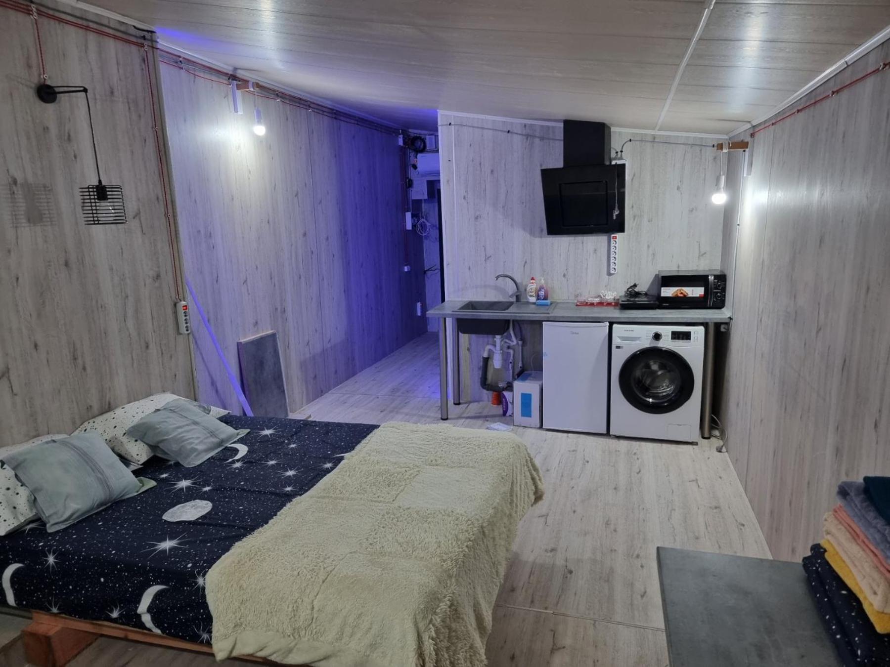 Luxury Apartament In คีชีเนา ภายนอก รูปภาพ